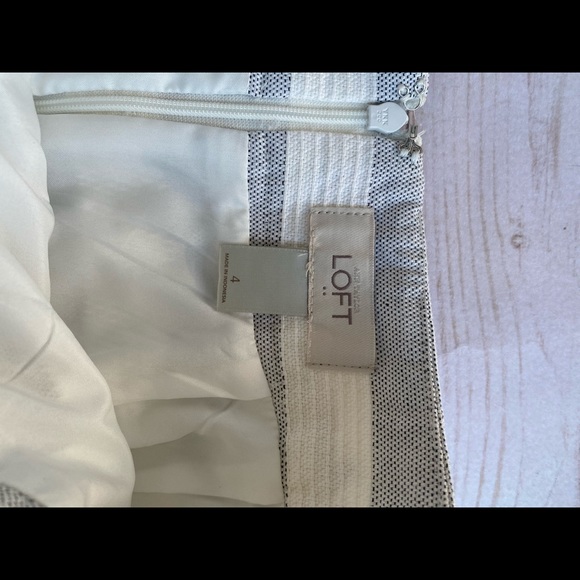 LOFT stripped pencil skirt - Picture 2 of 3